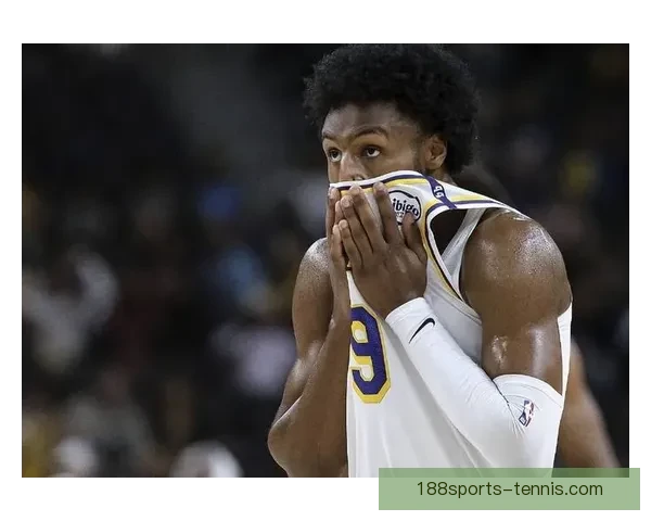 詹姆斯谈与布朗尼单挑时篮板碎裂：更专注高尔夫与国际象棋未来发展